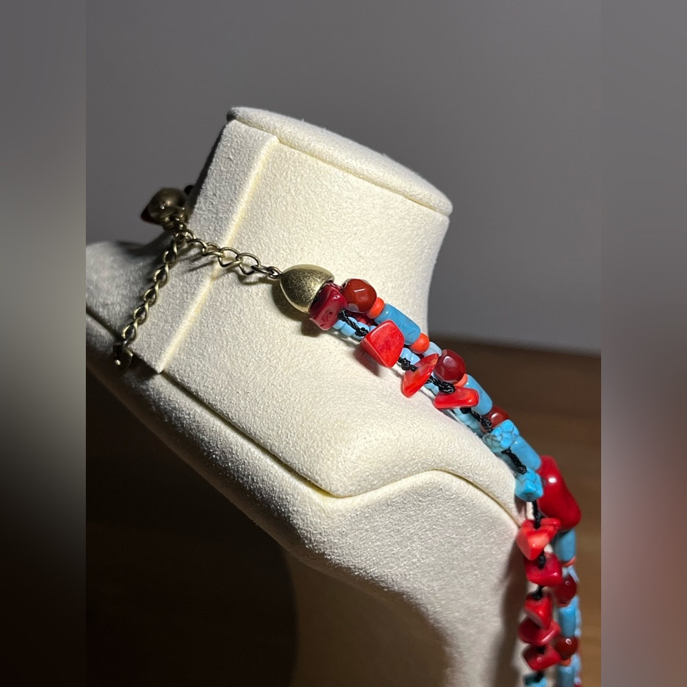 Beaded Necklace Teal and Red Color Simulated Coral and Faux Howlite - Picture 4 of 7
